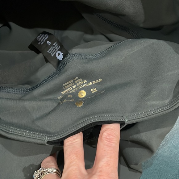 Spiritual Gangster Grey Essential Leggings Spell Out On Leg Size Small - Picture 5 of 7